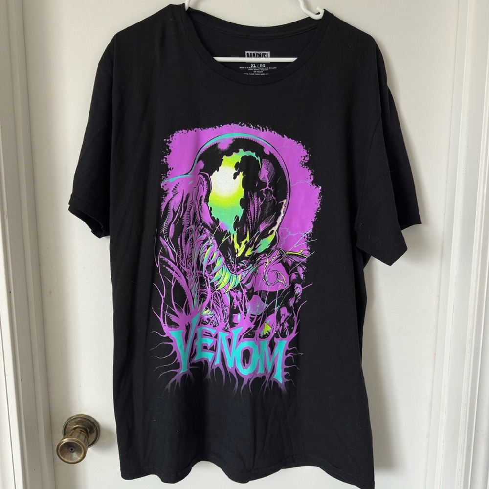Men’s venom tee